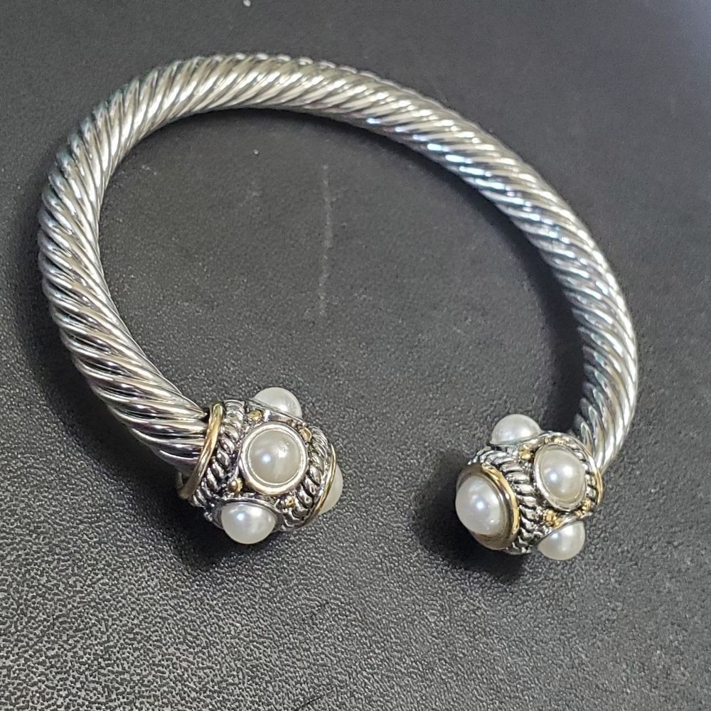 White and yellow Gold overlay freshwater pearl bracelet 7"
